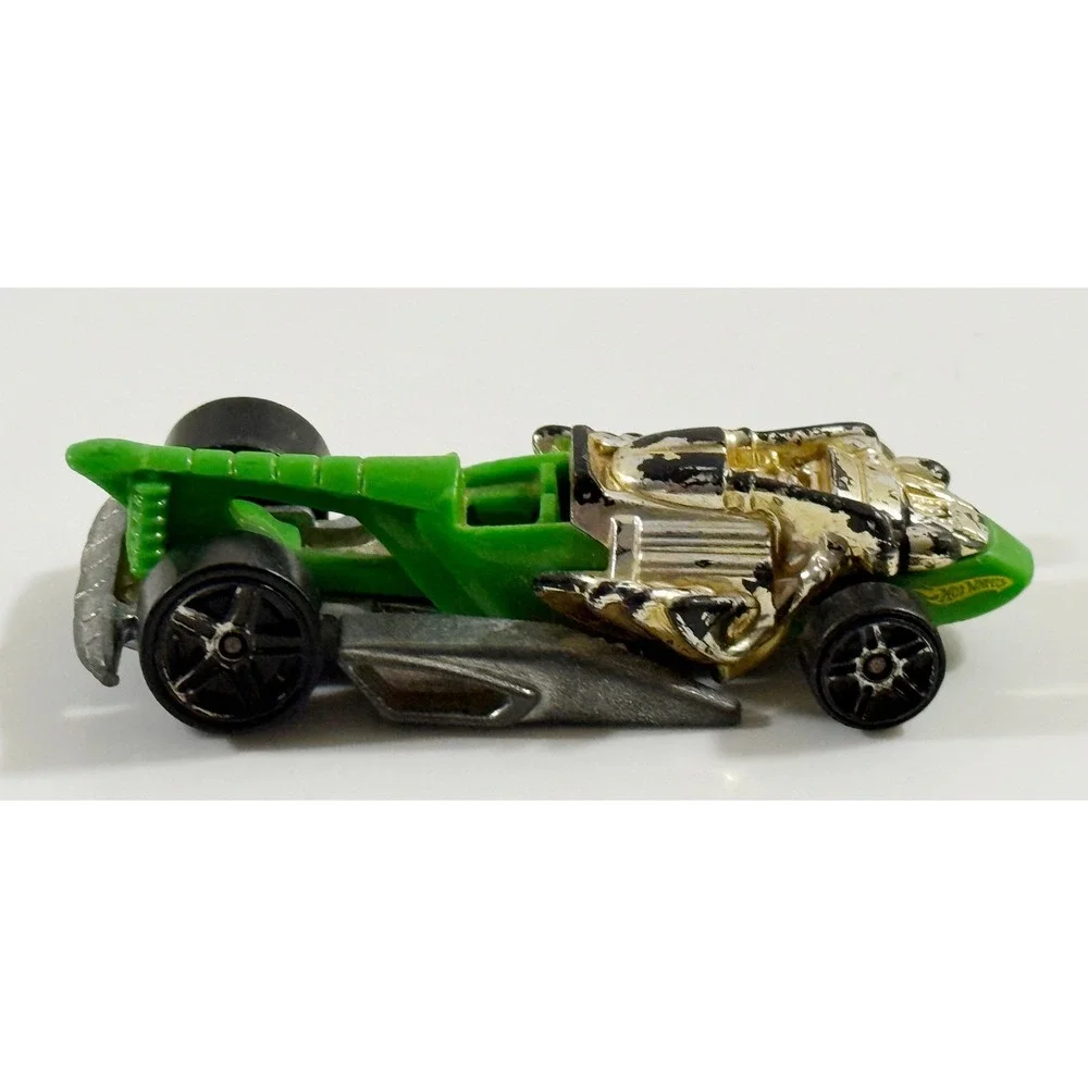Hot Wheels Ratified Toy Car Kids 1:64 Green Chrome Engine 2004 Mattel Thailand